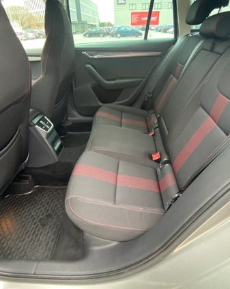 Skoda Octavia cena 62000 przebieg: 177000, rok produkcji 2017 z Lublin małe 407